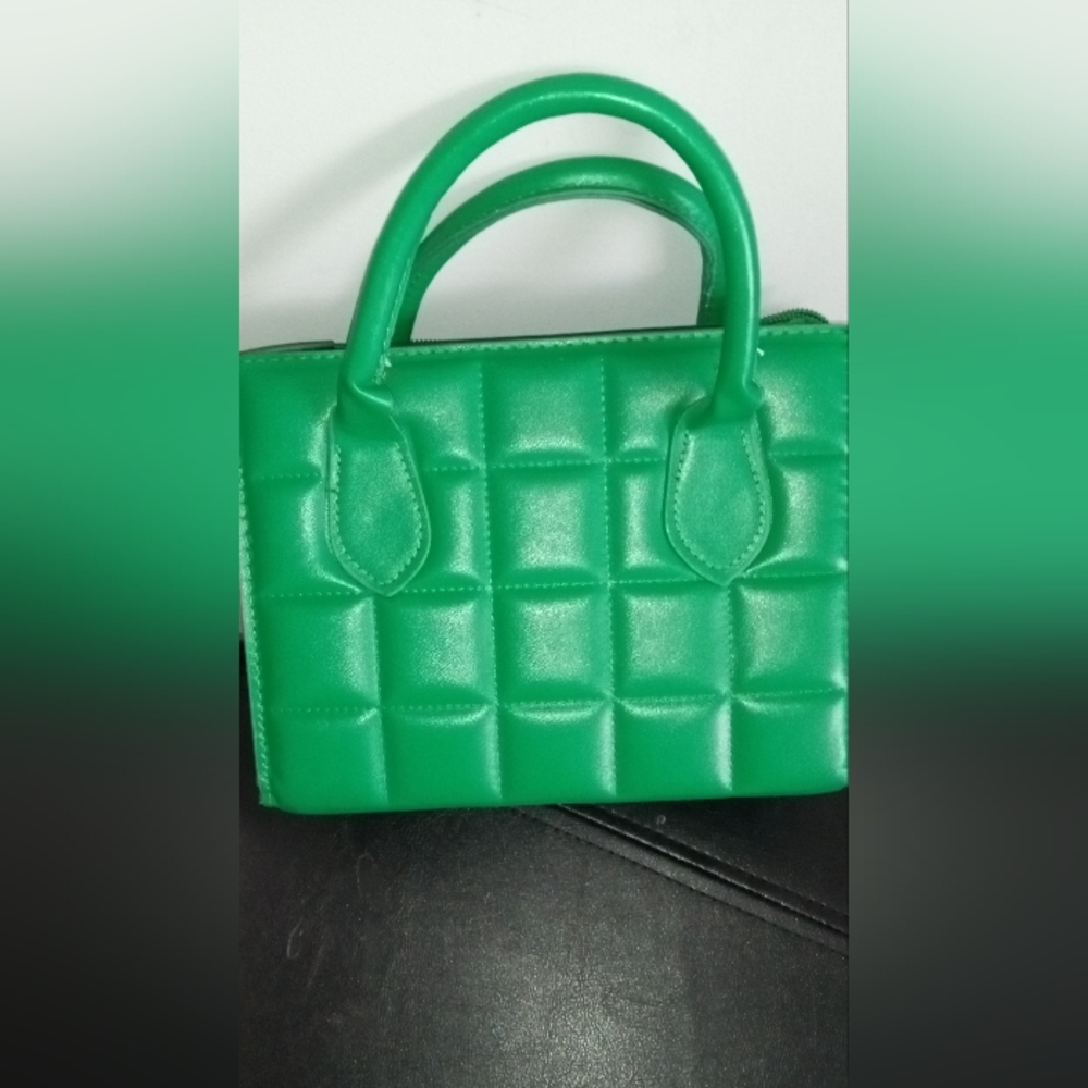 Cute Green Purse, Nice for Spring or Summer